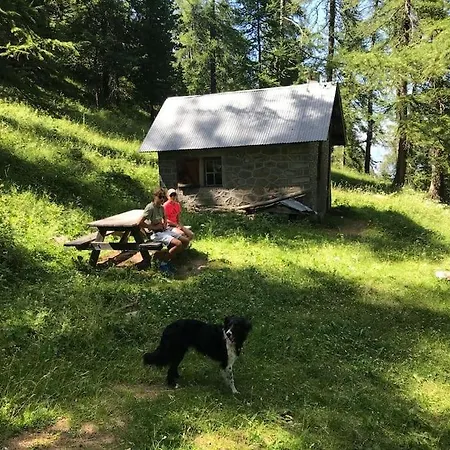 Dans Le Hameau Du Melezet Les Orres